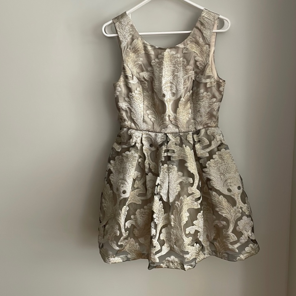 Ark & Co, size medium, size medium.